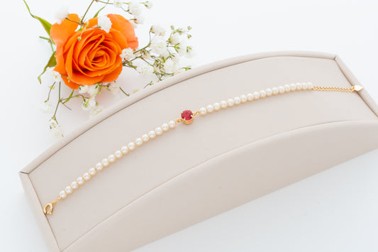 Bracelet – Pearls and red stone